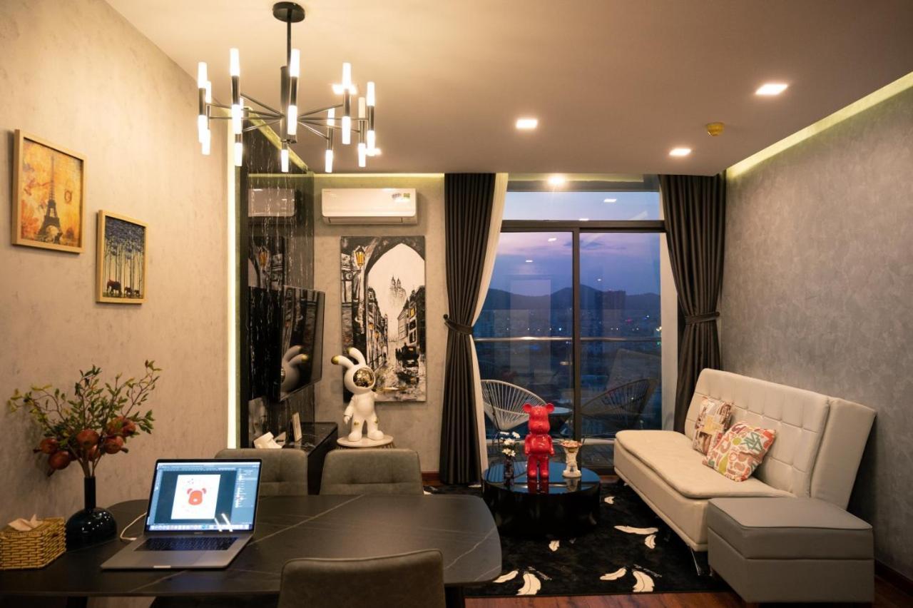 Bearbrick Homestay Near Beach, Csj Tower Apartment ブンタオ エクステリア 写真