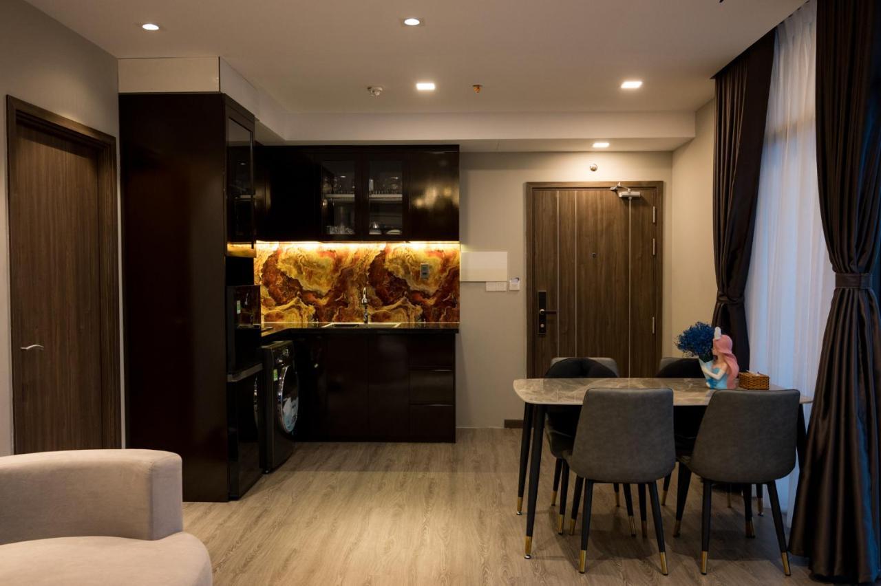 Bearbrick Homestay Near Beach, Csj Tower Apartment ブンタオ エクステリア 写真