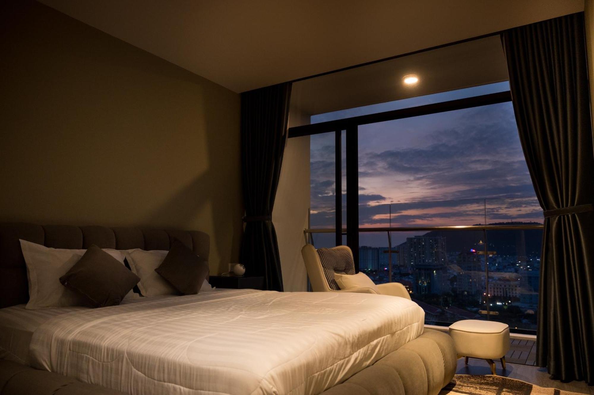 Bearbrick Homestay Near Beach, Csj Tower Apartment ブンタオ エクステリア 写真
