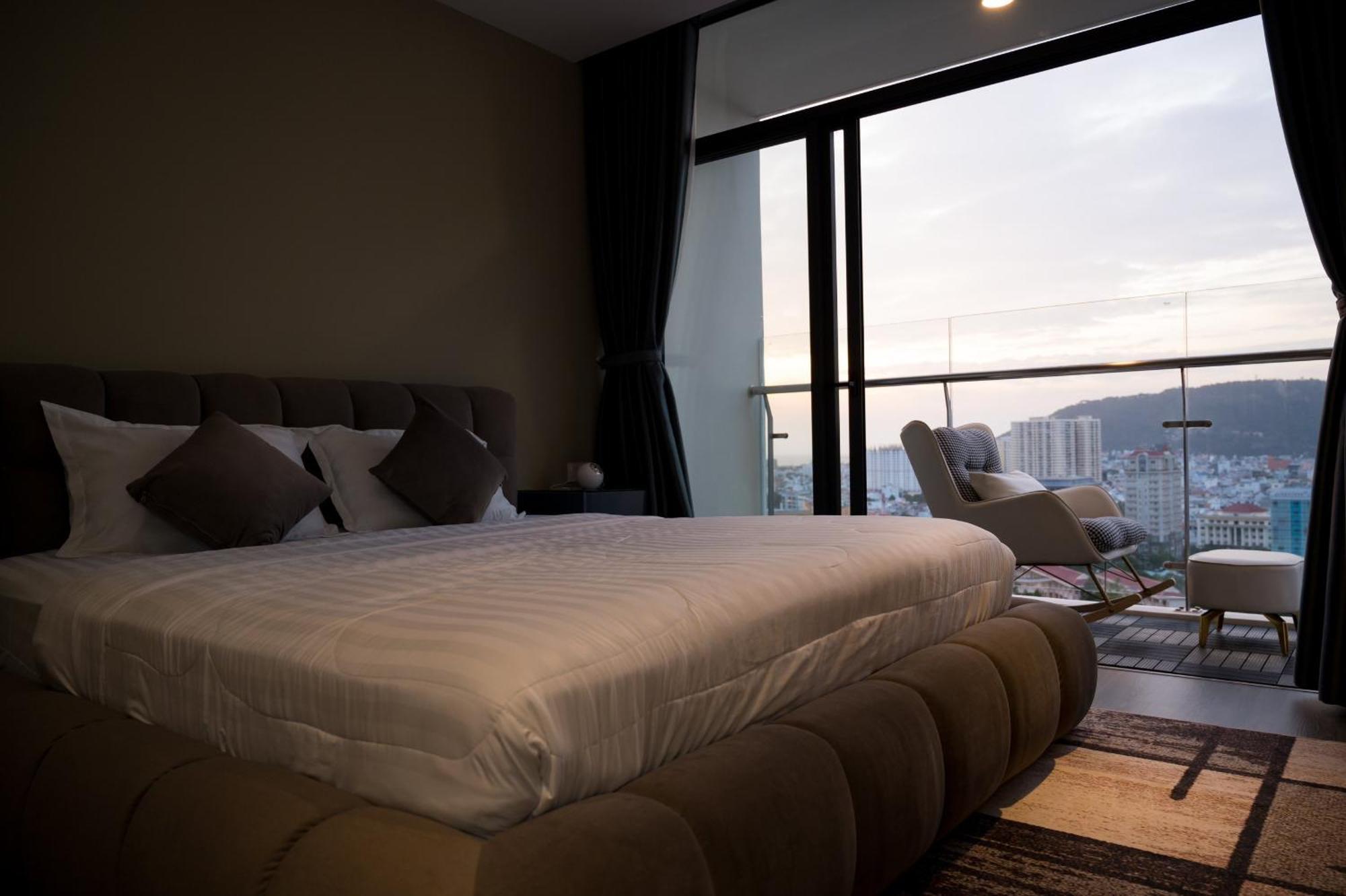 Bearbrick Homestay Near Beach, Csj Tower Apartment ブンタオ エクステリア 写真