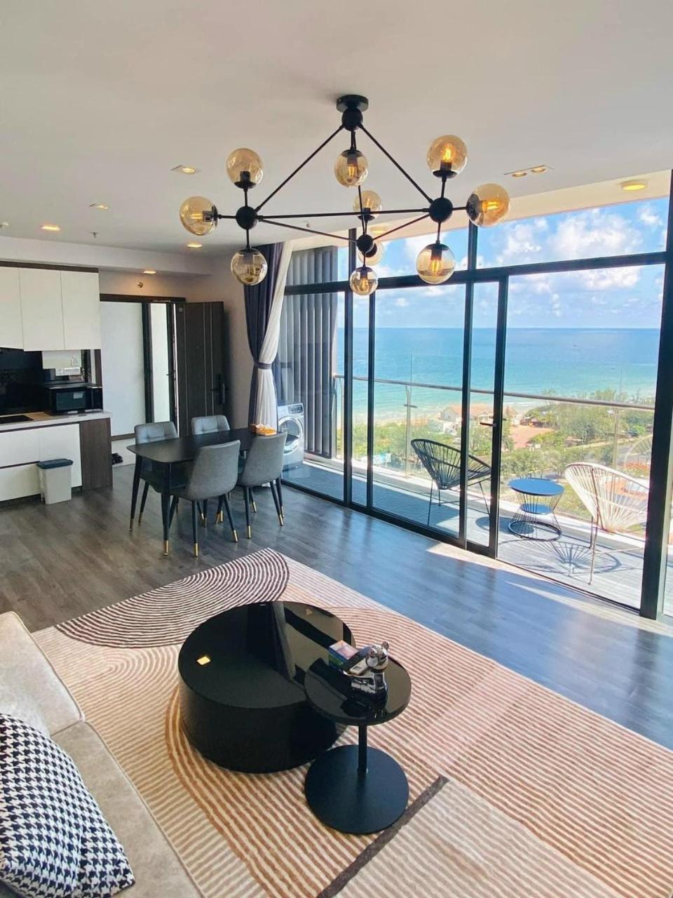 Bearbrick Homestay Near Beach, Csj Tower Apartment ブンタオ エクステリア 写真