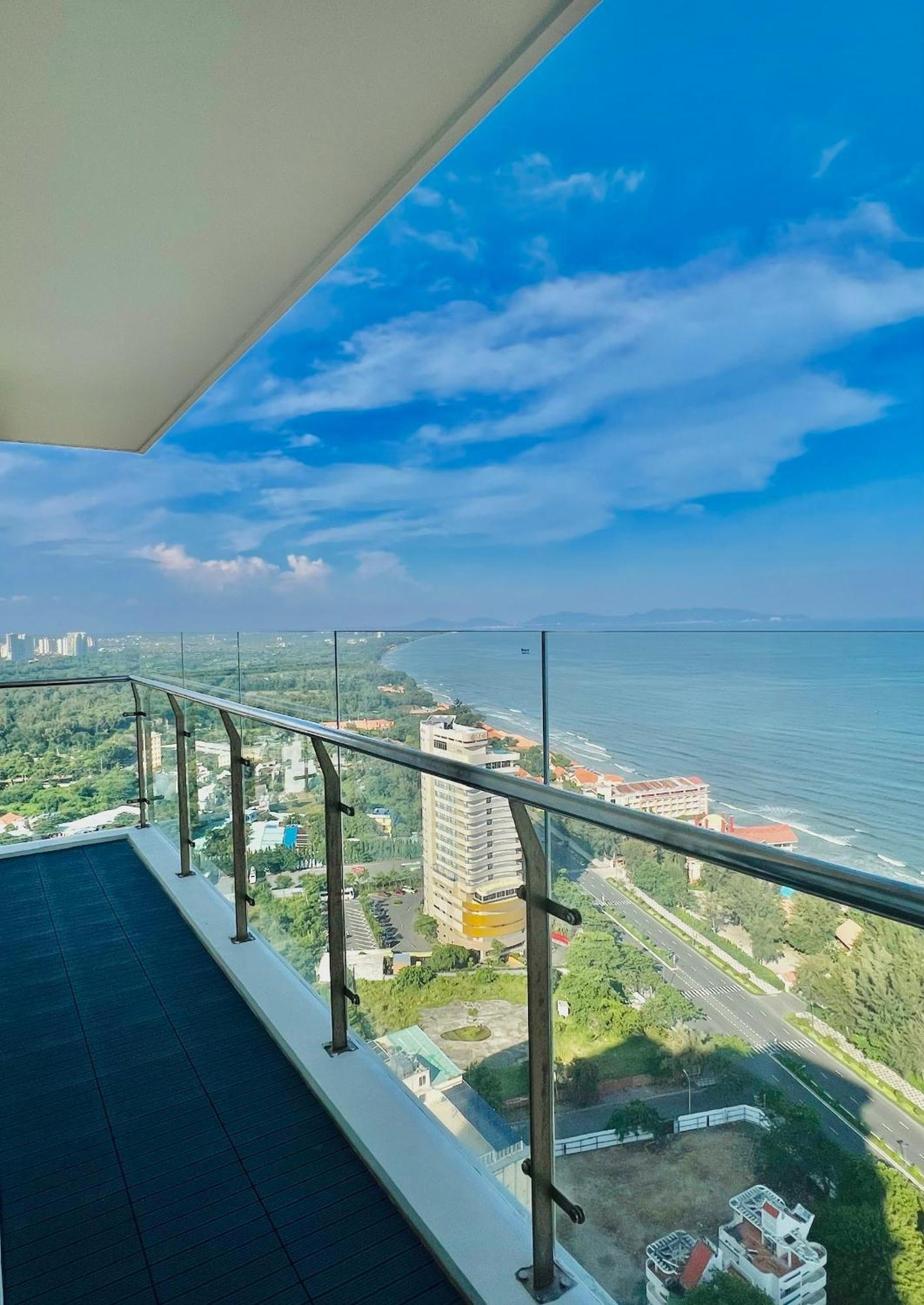 Bearbrick Homestay Near Beach, Csj Tower Apartment ブンタオ エクステリア 写真